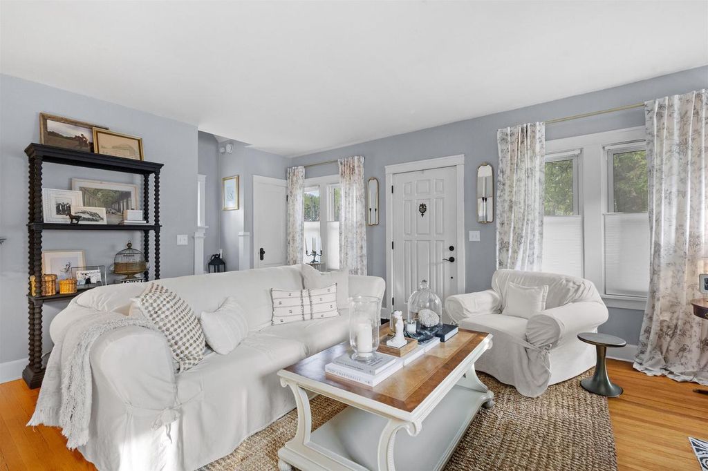 Photo of 1940 E Washington AVENUE, Madison, WI 53704 (MLS # 2020452)