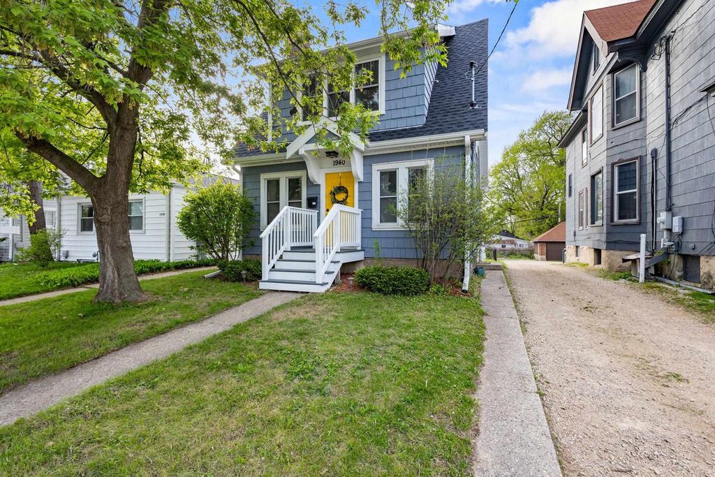 Photo of 1940 E Washington AVENUE, Madison, WI 53704 (MLS # 2020452)