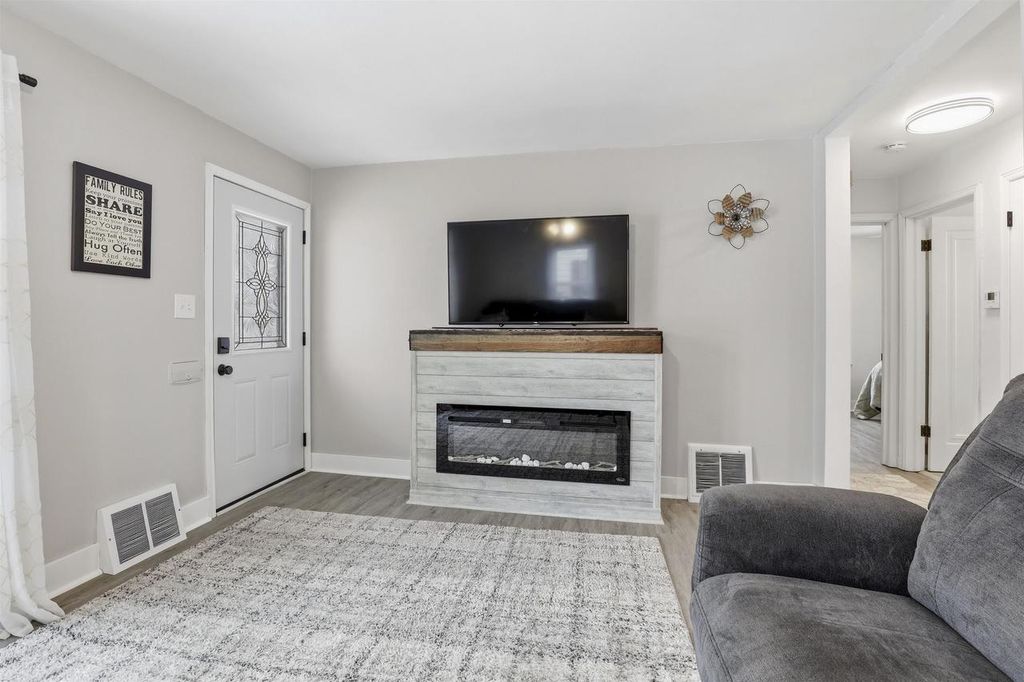 Photo of 751 Madison STREET, Neenah, WI 54956 (MLS # 50321457)