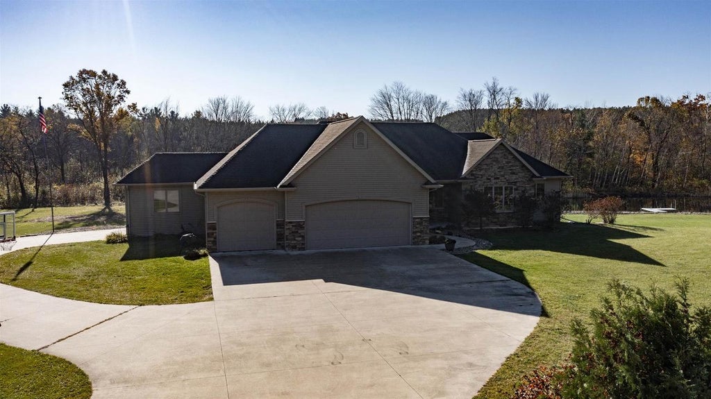Photo of 11079 Badger DRIVE, Waupaca, WI 54981 (MLS # 50334797)