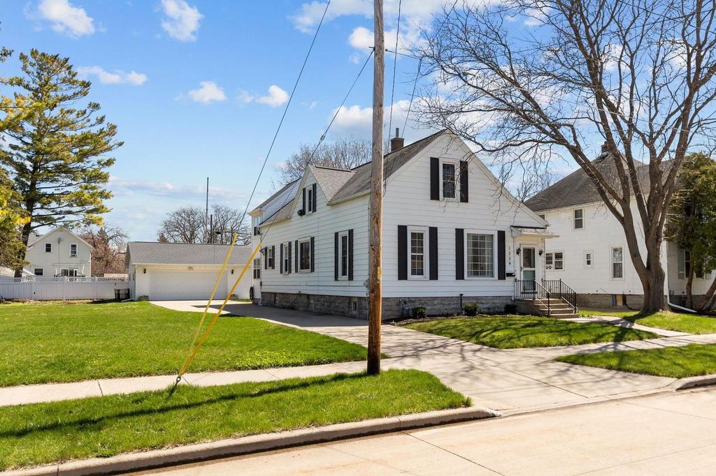 Photo of 1224 Eastman STREET, Oshkosh, WI 54901 (MLS # 50324203)