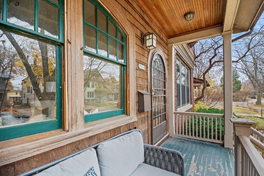 Photo of 2918 N Hackett AVENUE, Milwaukee, WI 53211 (MLS # 1942717)