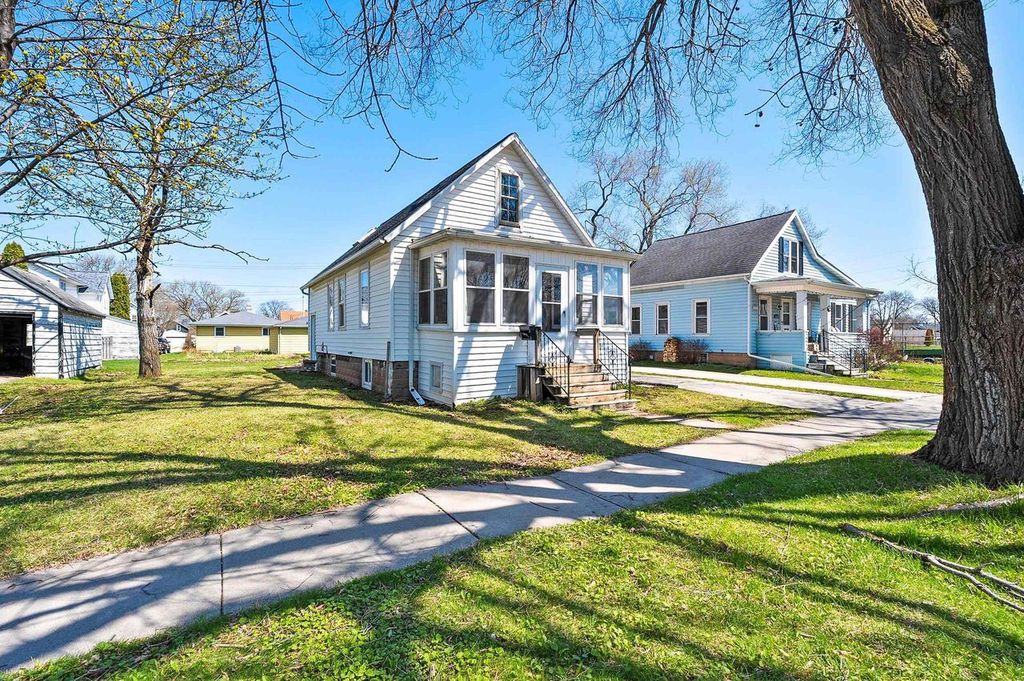 Photo of 449 3rd STREET, Fond Du Lac, WI 54935 (MLS # 50324147)