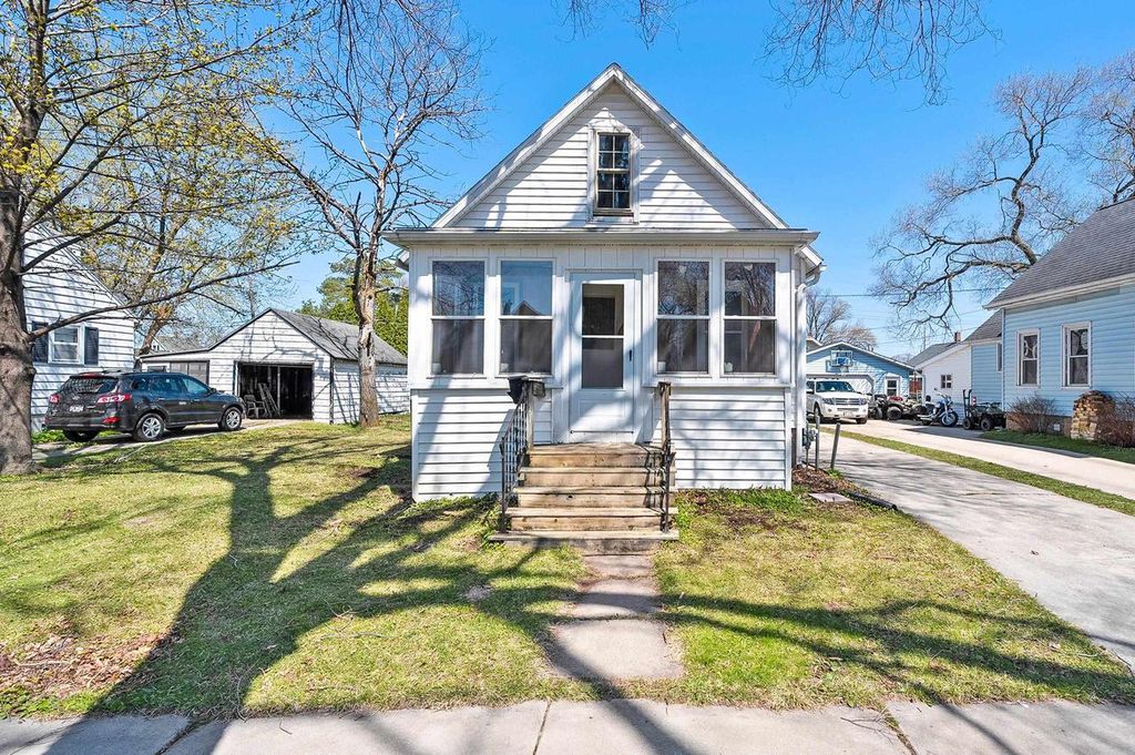 Photo of 449 3rd STREET, Fond Du Lac, WI 54935 (MLS # 50324147)