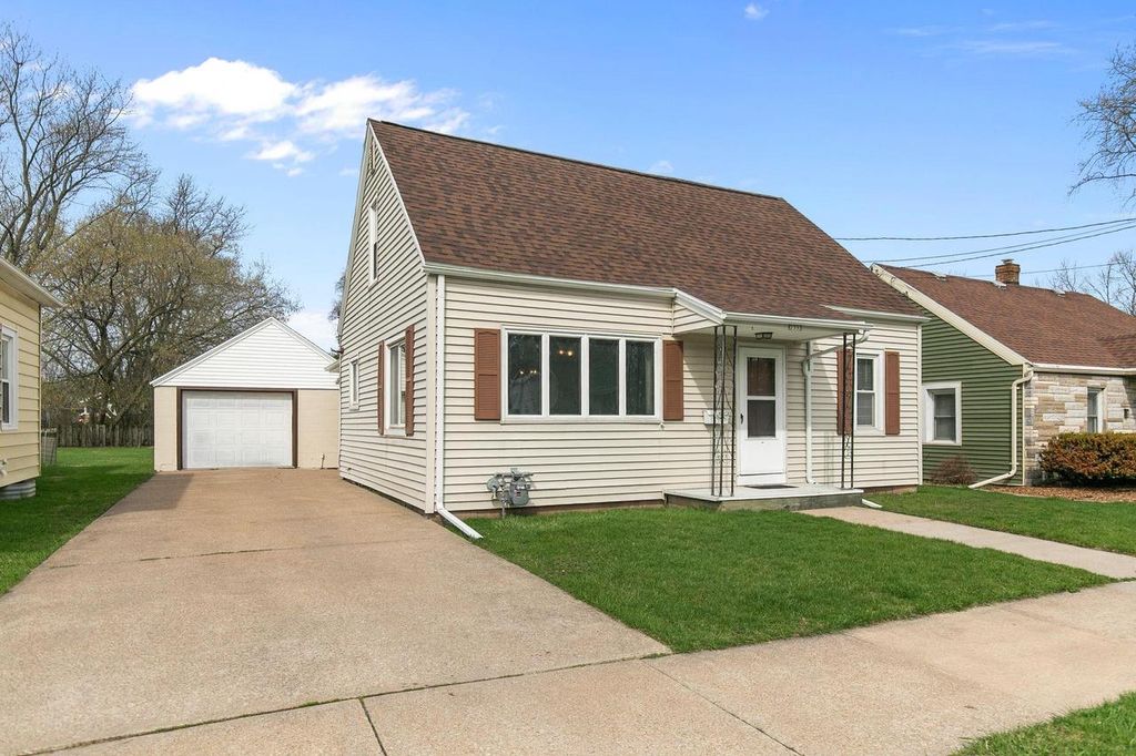 Photo of 2333 Ashland STREET, Oshkosh, WI 54901 (MLS # 50323902)