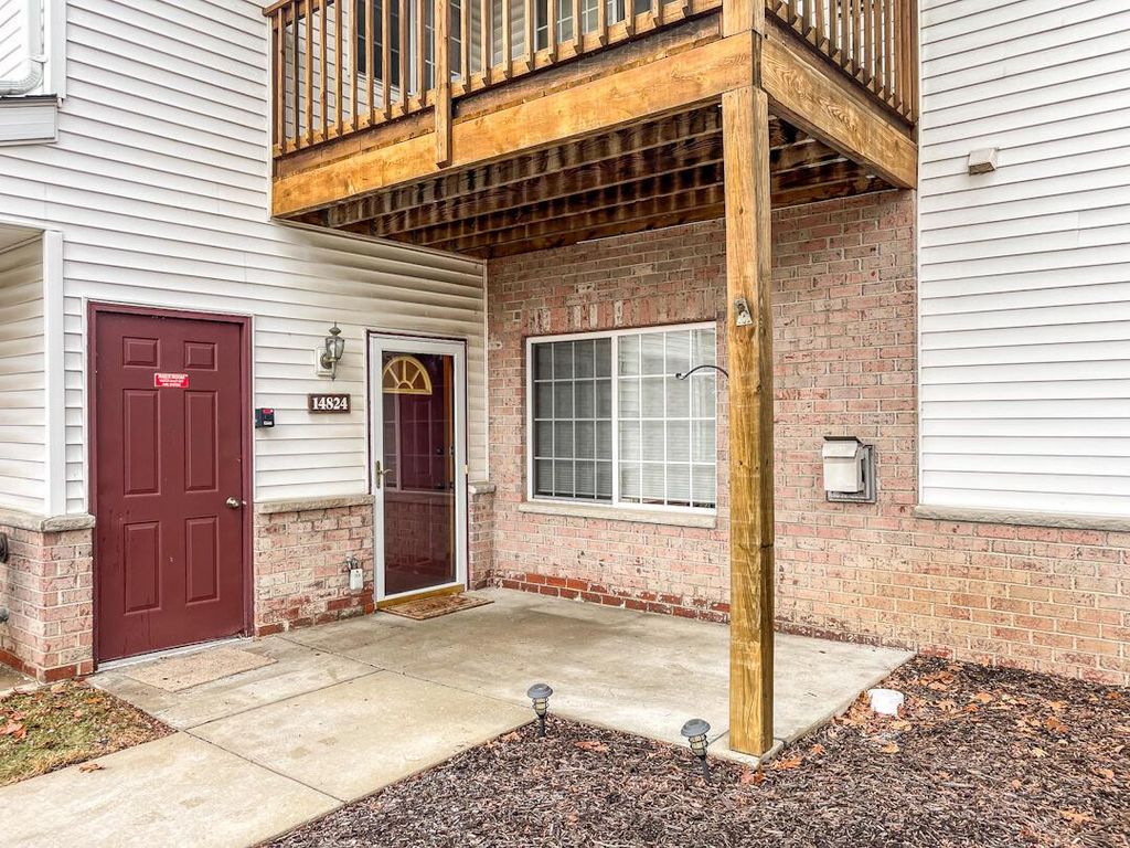 Photo of 14824 W Arrowhead LANE, New Berlin, WI 53151 (MLS # 1946749)