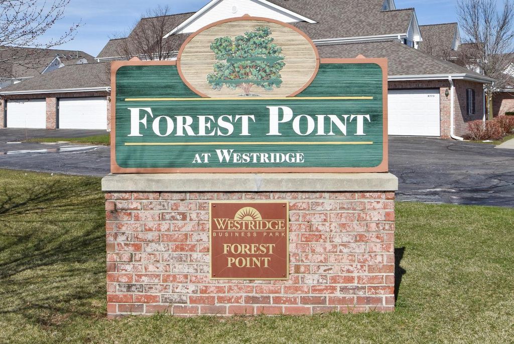 Photo of 14824 W Arrowhead LANE, New Berlin, WI 53151 (MLS # 1946749)