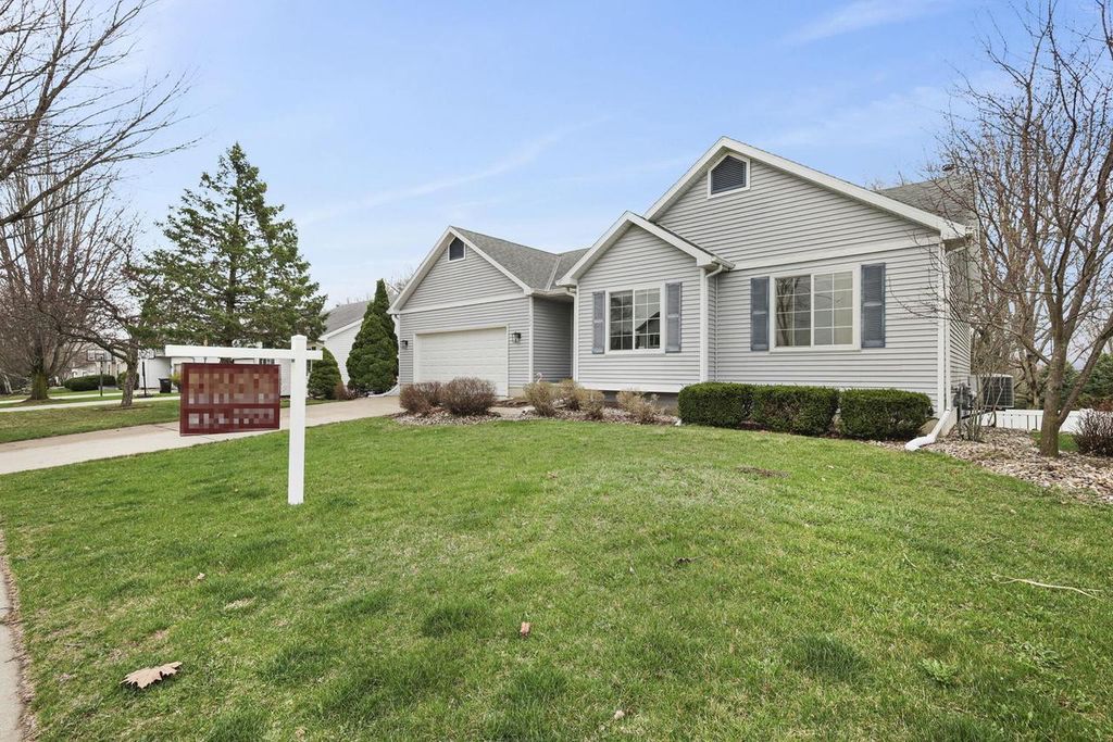 Photo of 840 Vista Ridge DRIVE, Mount Horeb, WI 53572 (MLS # 2018907)