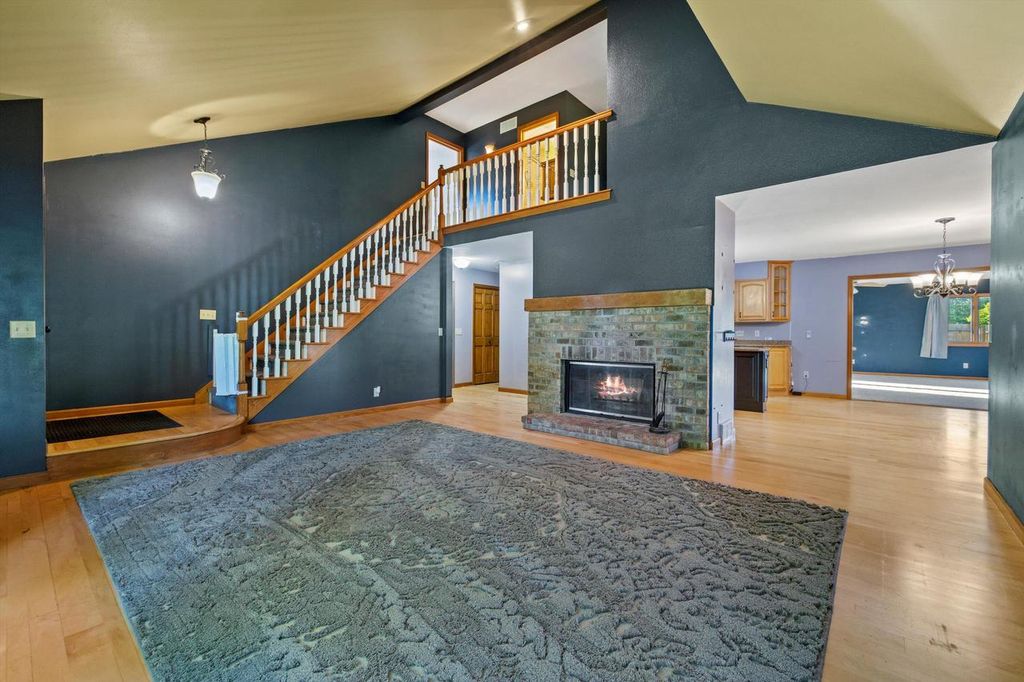 Photo of 465 Dena CIRCLE, Racine, WI 53402 (MLS # 1941973)