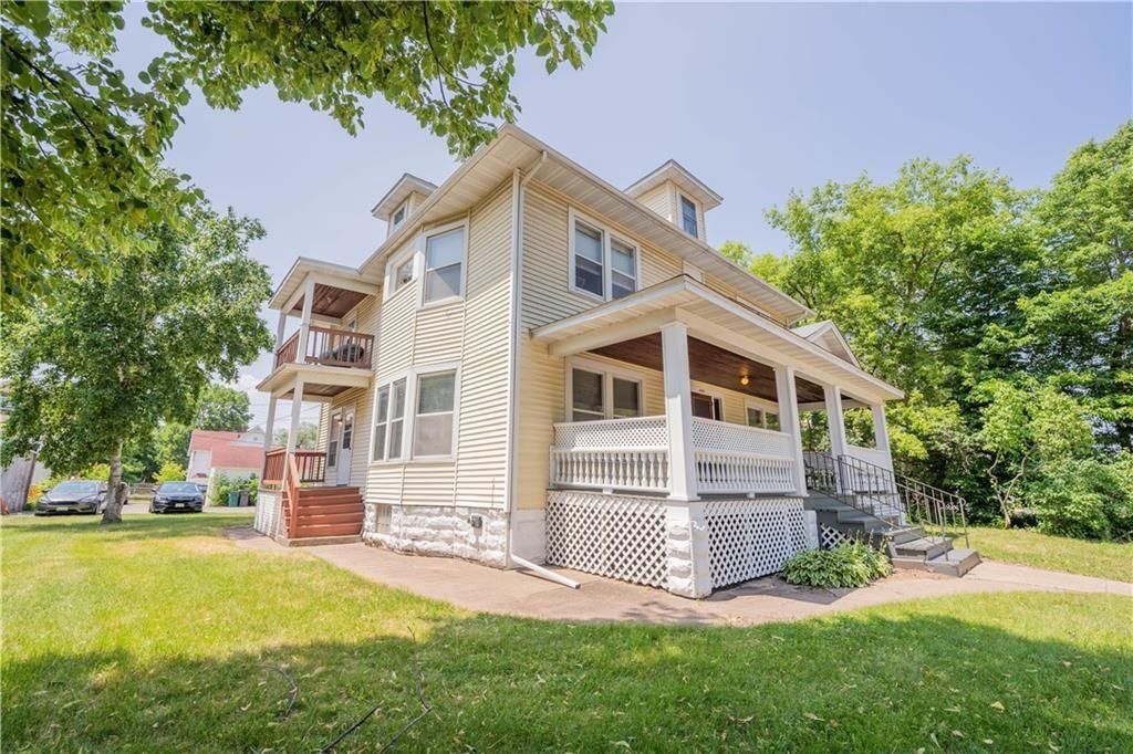 Photo of 1010 S Farwell STREET #1010, Eau Claire, WI 54701 (MLS # 1598030)