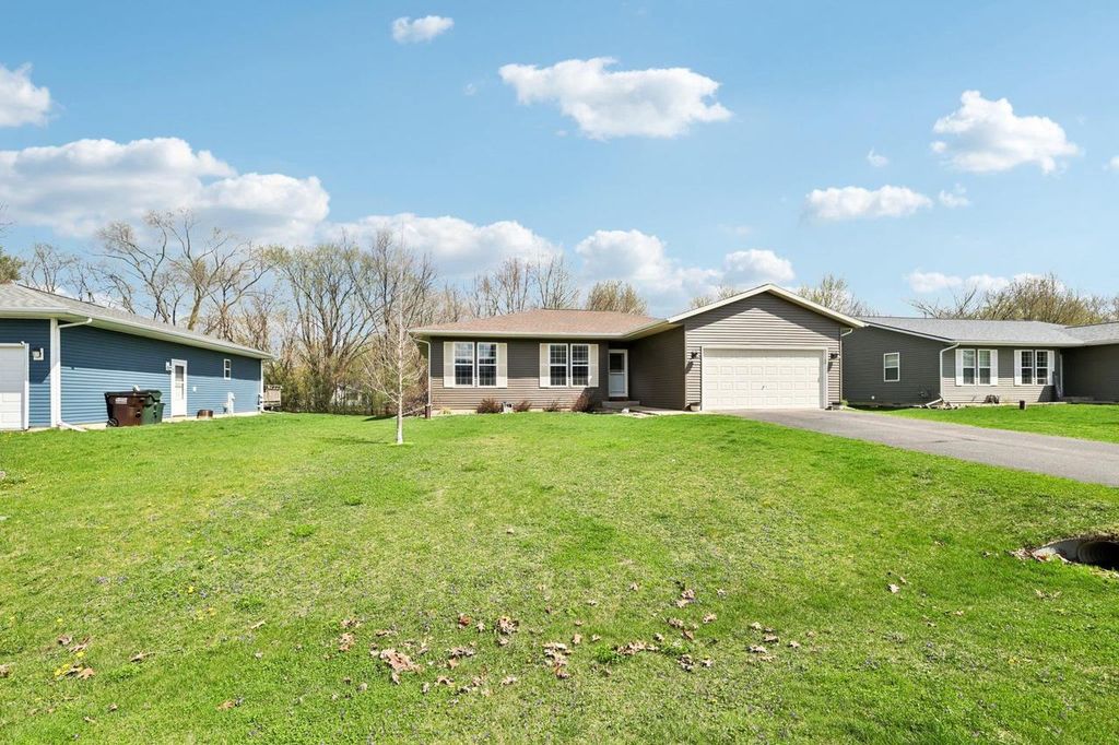 Photo of 11418 N Erie DRIVE, Edgerton, WI 53534 (MLS # 2021154)
