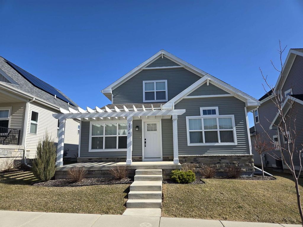 Photo of 2914 Mizuna DRIVE, Fitchburg, WI 53711 (MLS # 2018414)