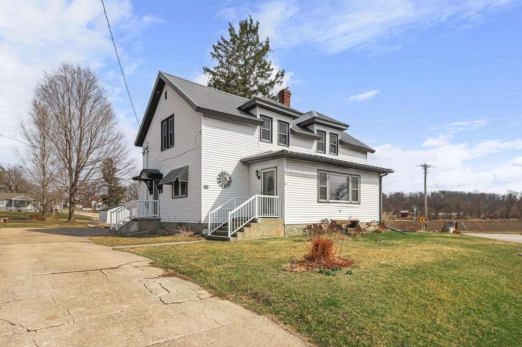 Photo of 207 Water STREET, Blanchardville, WI 53516 (MLS # 2019311)