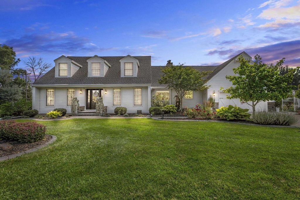 Photo of 3075 Ridgeway DRIVE, Neenah, WI 54956 (MLS # 50322449)