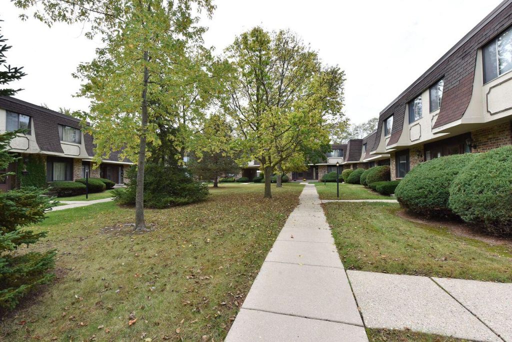 Photo of 6081 W Calumet ROAD, Milwaukee, WI 53223 (MLS # 1939373)