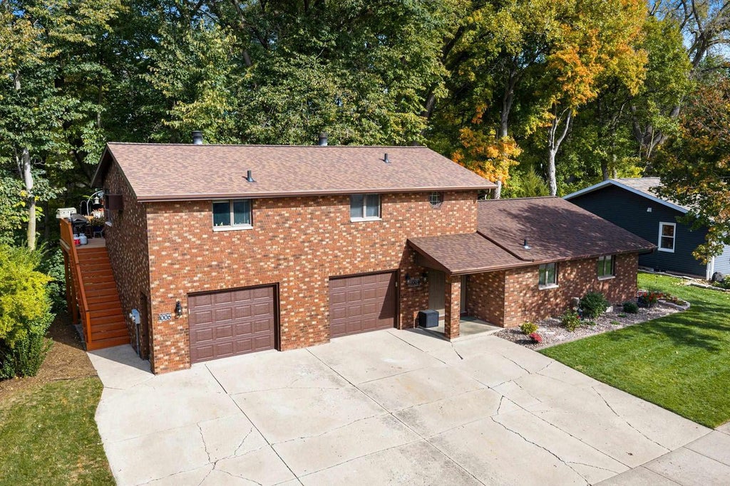 Photo of 1008 Melrose COURT, Kaukauna, WI 54130 (MLS # 50334679)