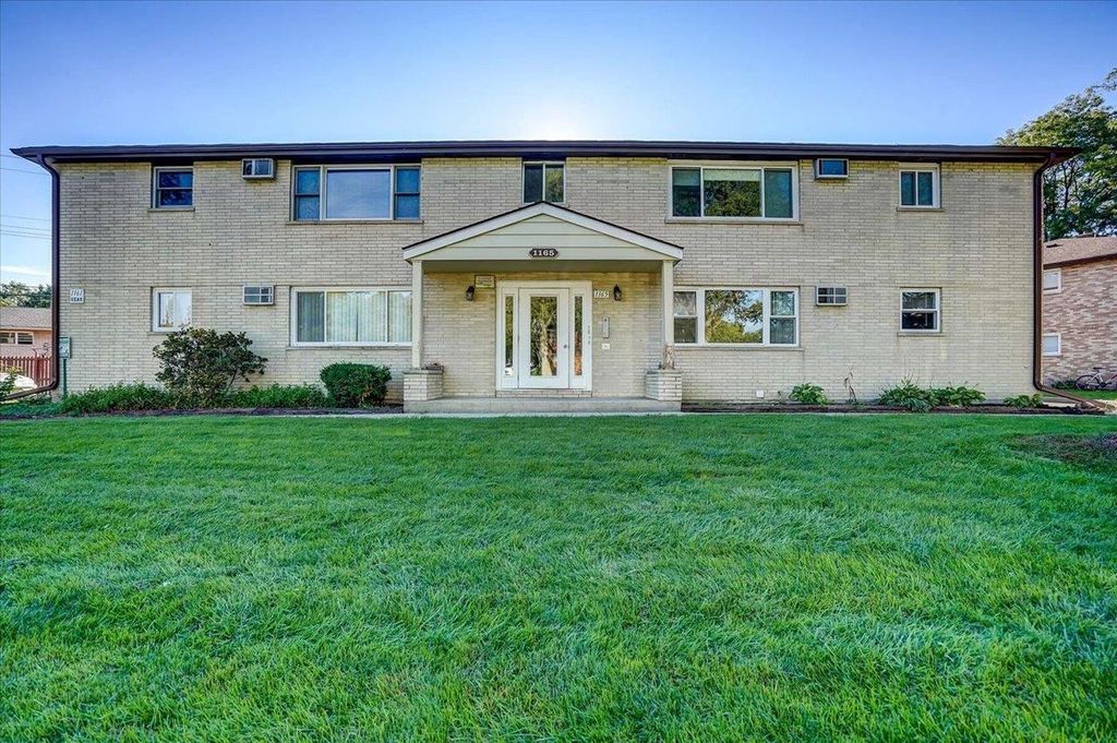 Photo of N86W16564 Jacobson DRIVE, Menomonee Falls, WI 53051 (MLS # 1944401)