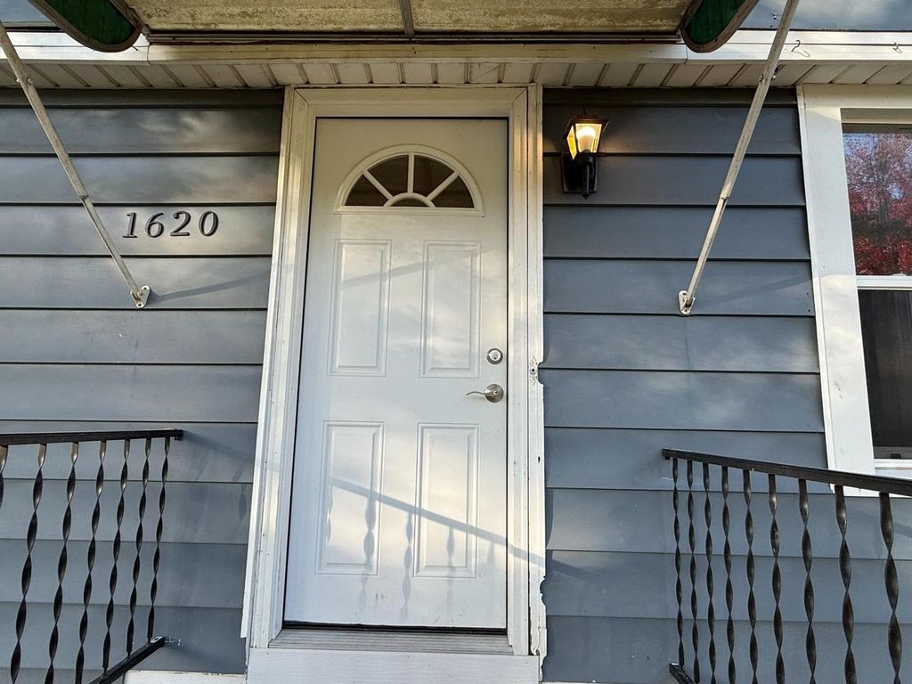 Photo of 1620 E Randall AVENUE, Appleton, WI 54911 (MLS # 50317340)