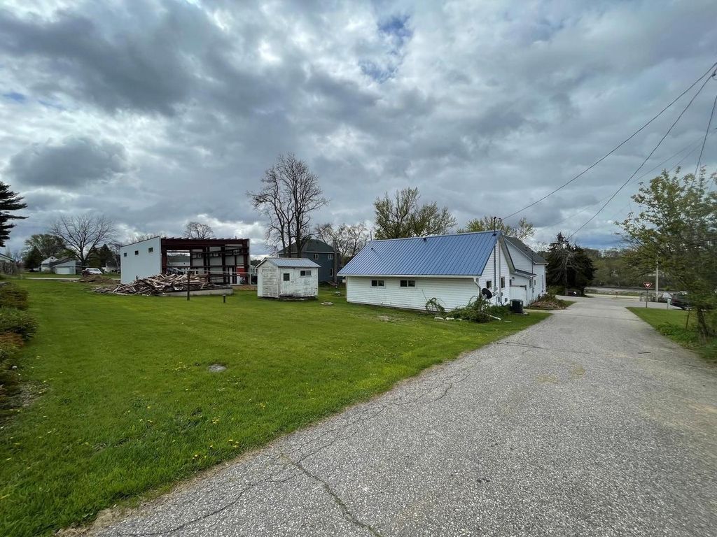 Photo of W6484 E Pine STREET, Dalton, WI 53926 (MLS # 2022261)