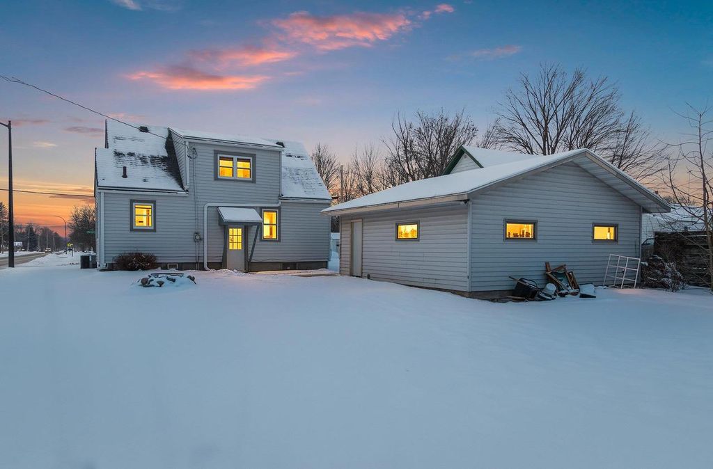 Photo of 944 S Evergreen STREET, Shawano, WI 54166 (MLS # 50320262)