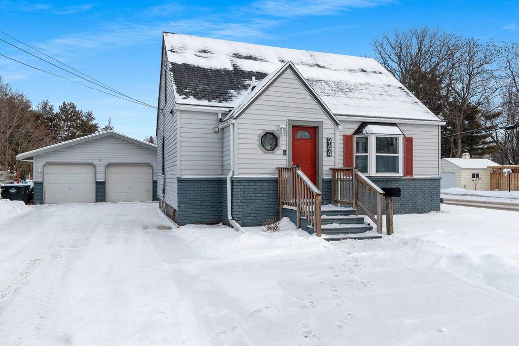 Photo of 944 S Evergreen STREET, Shawano, WI 54166 (MLS # 50320262)