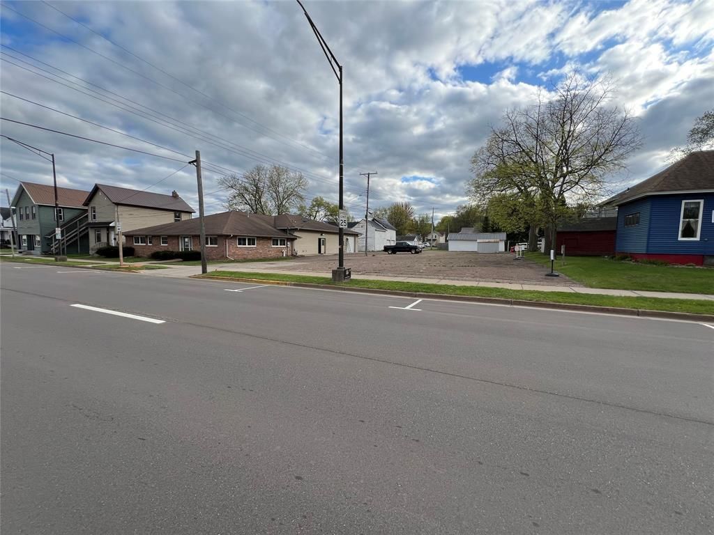 Photo of 512 Bay STREET, Chippewa Falls, WI 54729 (MLS # 1600662)