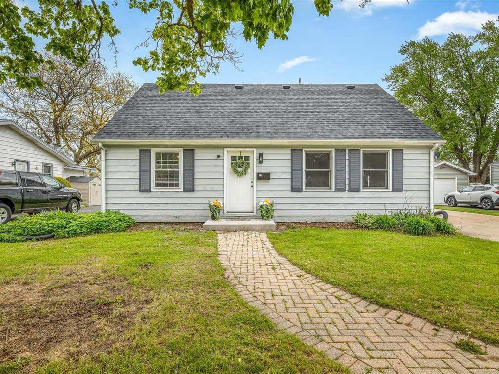 Photo of 1204 E Wisconsin STREET, Delavan, WI 53115 (MLS # 2025830)