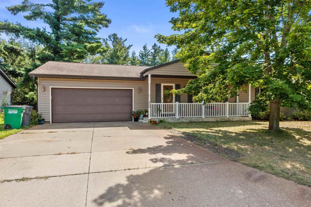 Photo of 2117 Sherri LANE, Wisconsin Rapids, WI 54494 (MLS # 22604360)