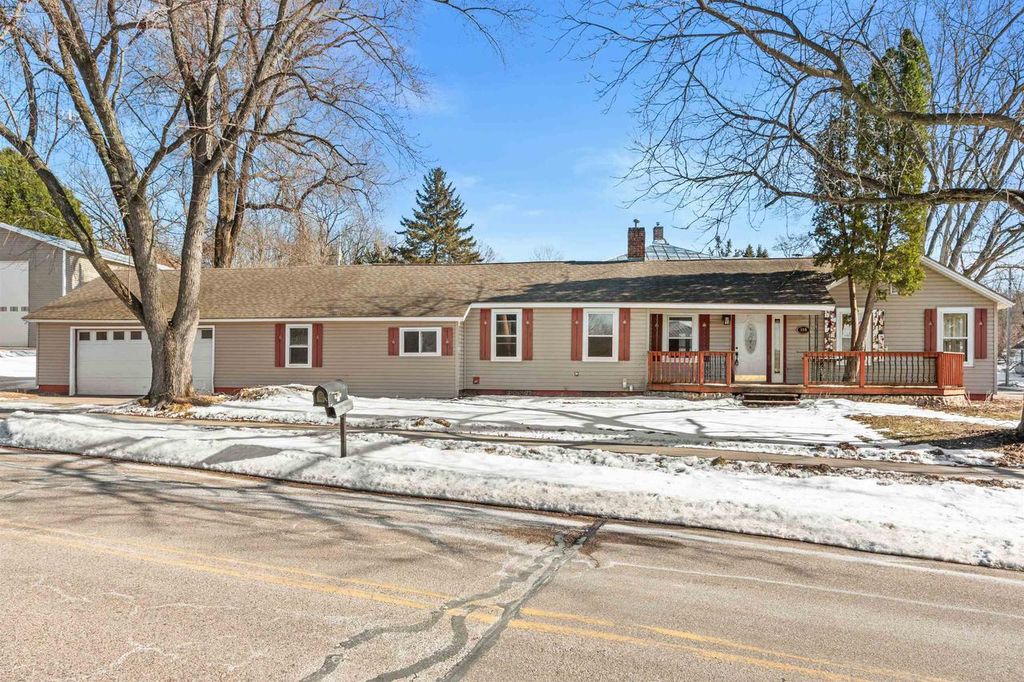 Photo of 108 Pond STREET, Amherst, WI 54406 (MLS # 22600656)