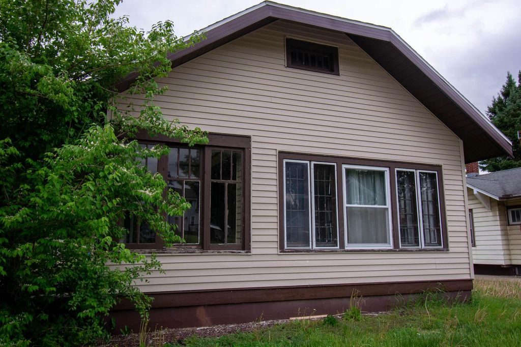 Photo of 1121 Williams STREET, Lake Geneva, WI 53147 (MLS # 1963278)