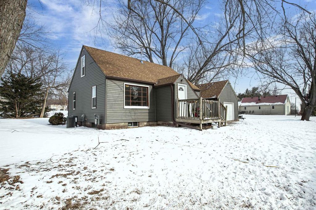 Photo of E8560 Court STREET, New London, WI 54961 (MLS # 50320964)