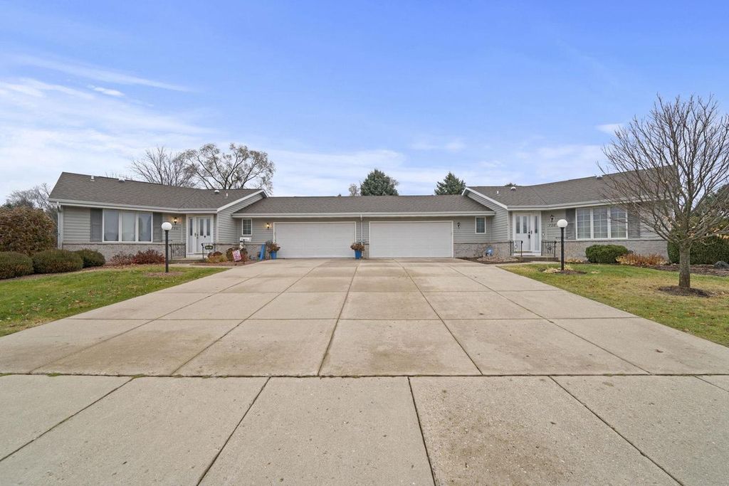 Photo of 728 Nantucket DRIVE, Janesville, WI 53546 (MLS # 2012520)