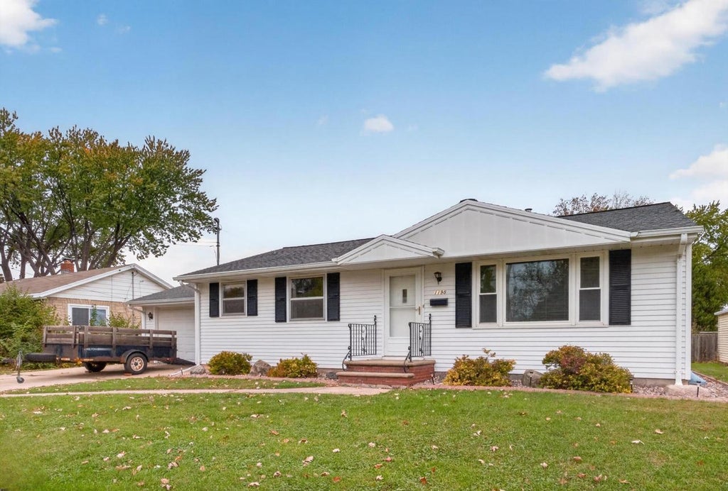 Photo of 1198 Langlade AVENUE, Green Bay, WI 54304 (MLS # 50334460)