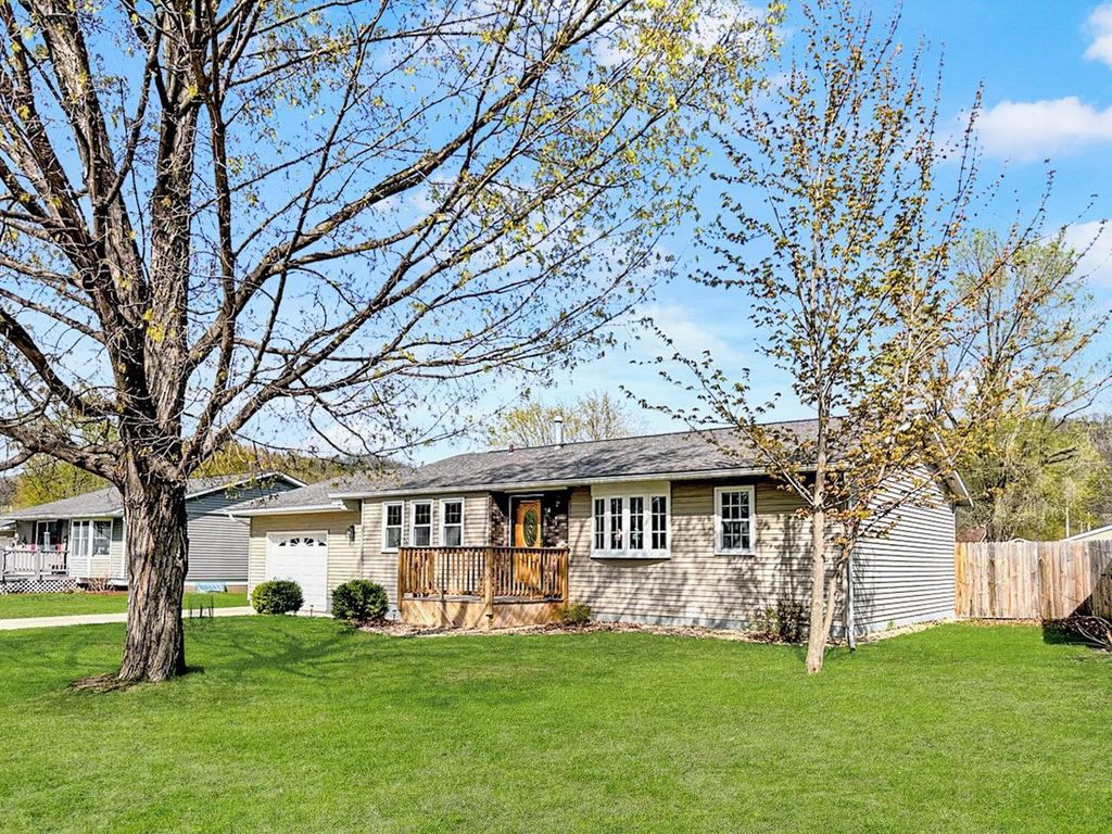 Photo of 304 S State STREET, Prairie Du Chien, WI 53821 (MLS # 2021631)