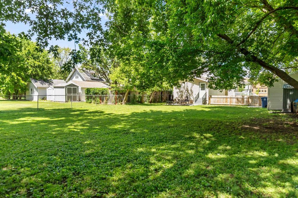 Photo of 23 W Nevada AVENUE, Oshkosh, WI 54901 (MLS # 50327917)