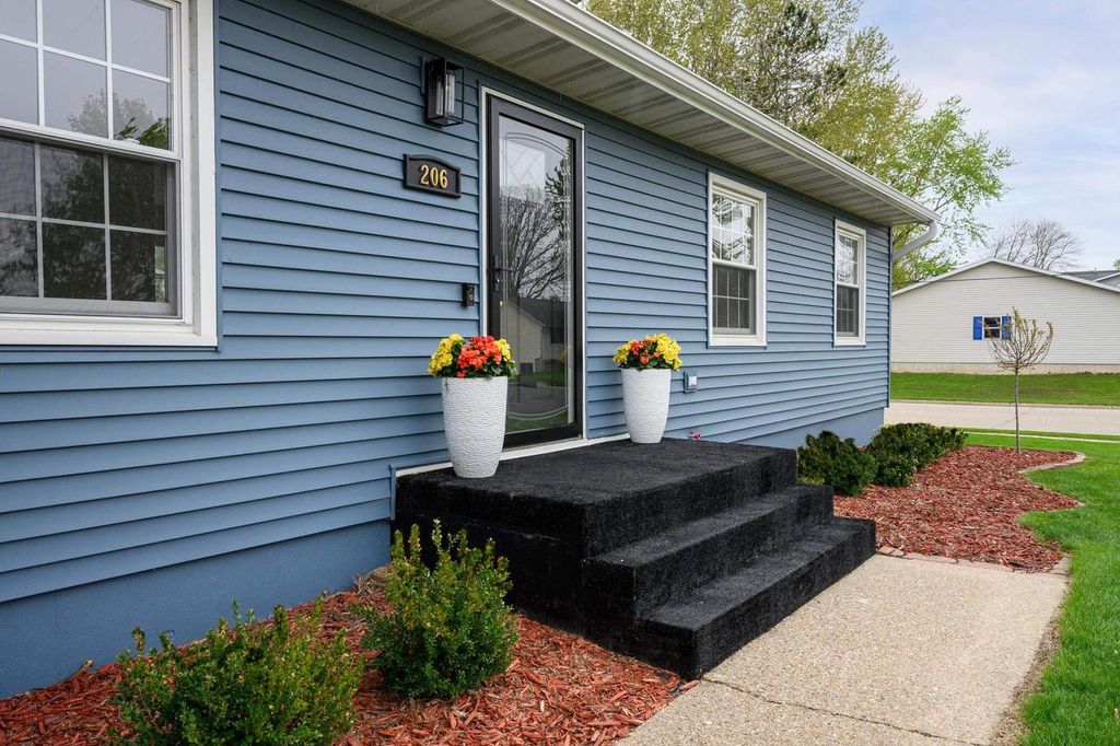 Photo of 206 4th STREET, Belleville, WI 53508 (MLS # 2021963)