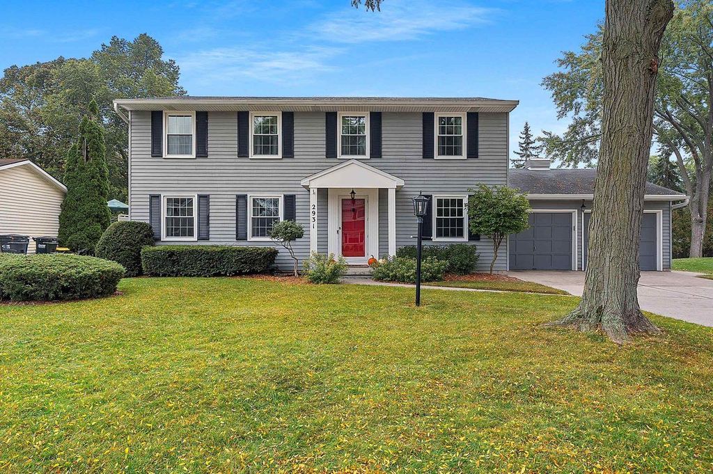 Photo of 2931 Grande Rue, Green Bay, WI 54301 (MLS # 50315639)