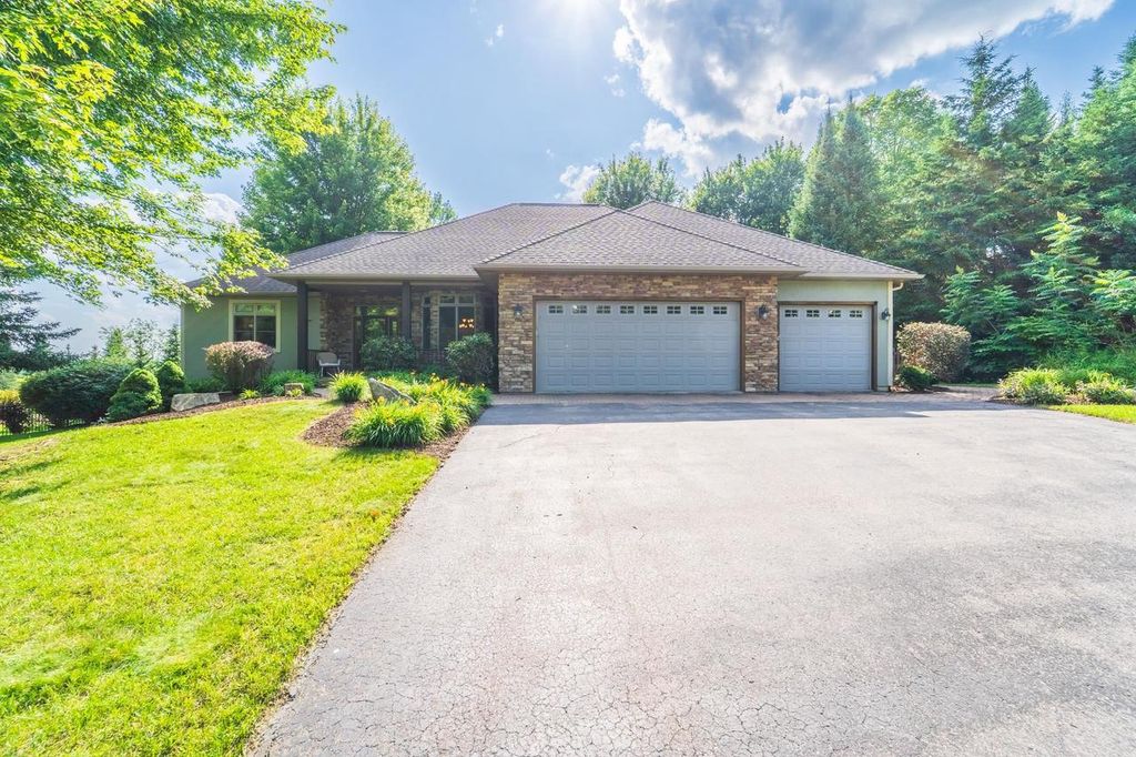 Photo of 316 Independence LANE, Wausau, WI 54403 (MLS # 22600686)