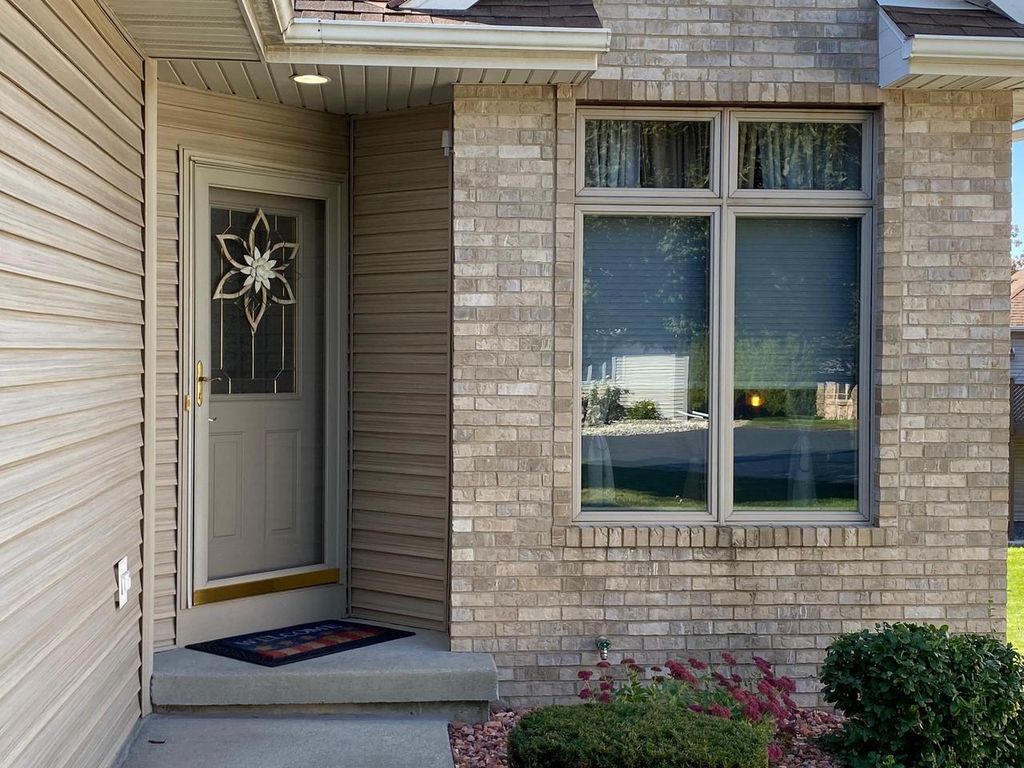 Photo of 2075 Parkwood COURT, Grafton, WI 53024 (MLS # 1945055)