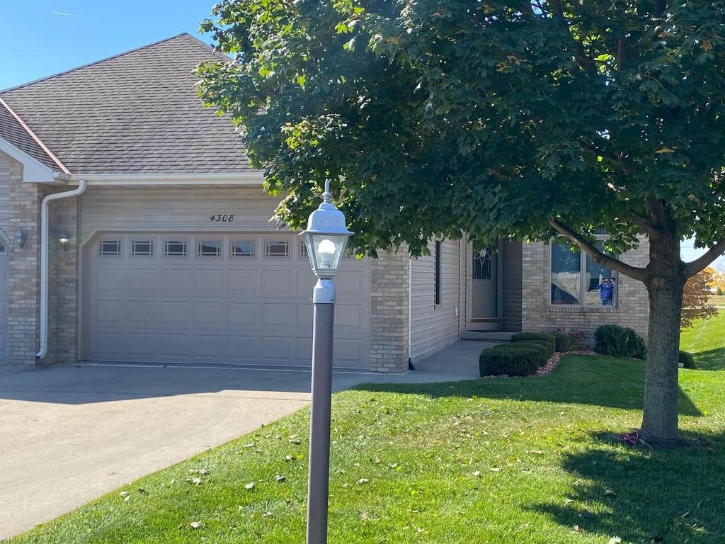 Photo of 2075 Parkwood COURT, Grafton, WI 53024 (MLS # 1945055)