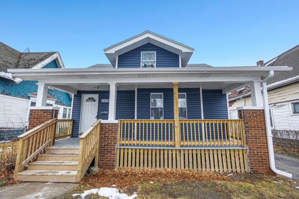Photo of 1508 W Concordia AVENUE, Milwaukee, WI 53206 (MLS # 1945276)