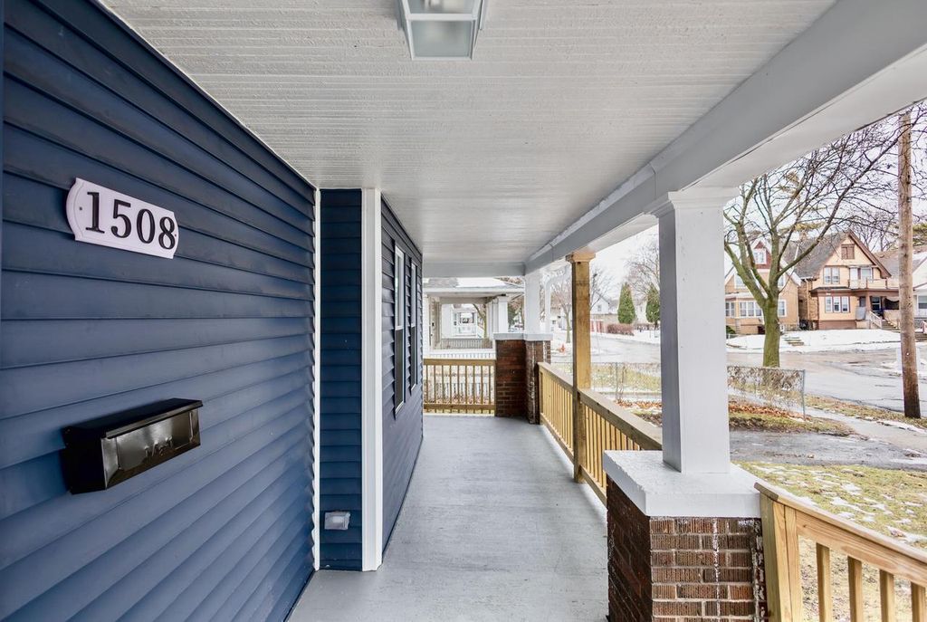 Photo of 1508 W Concordia AVENUE, Milwaukee, WI 53206 (MLS # 1945276)