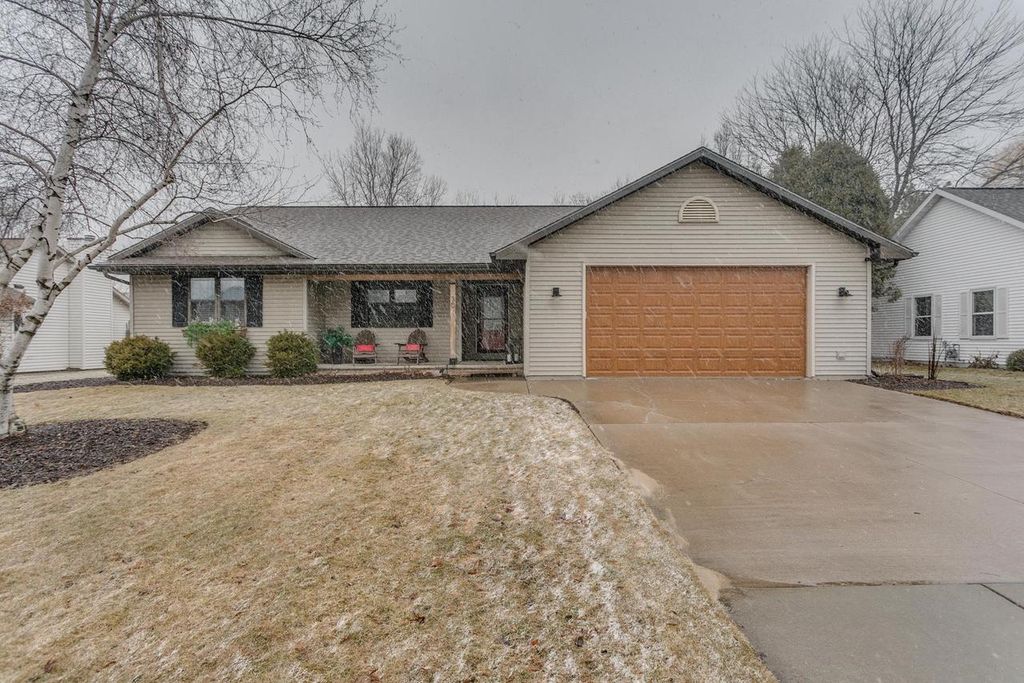 Photo of 30 Weatherstone DRIVE, Appleton, WI 54914 (MLS # 50322177)