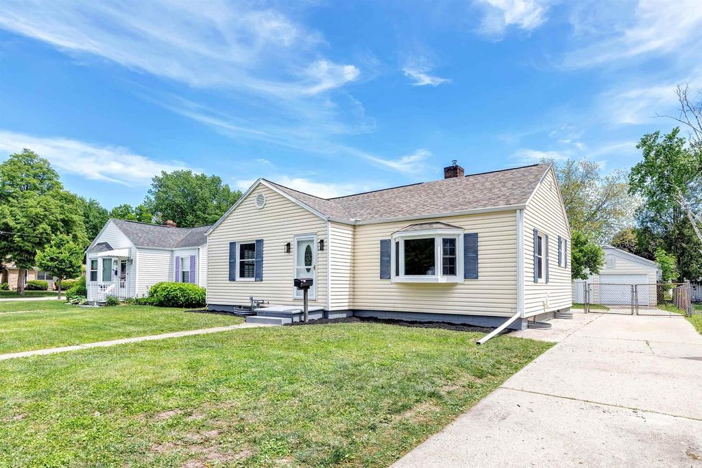 Photo of 912 Ethel AVENUE, Green Bay, WI 54303 (MLS # 50326453)