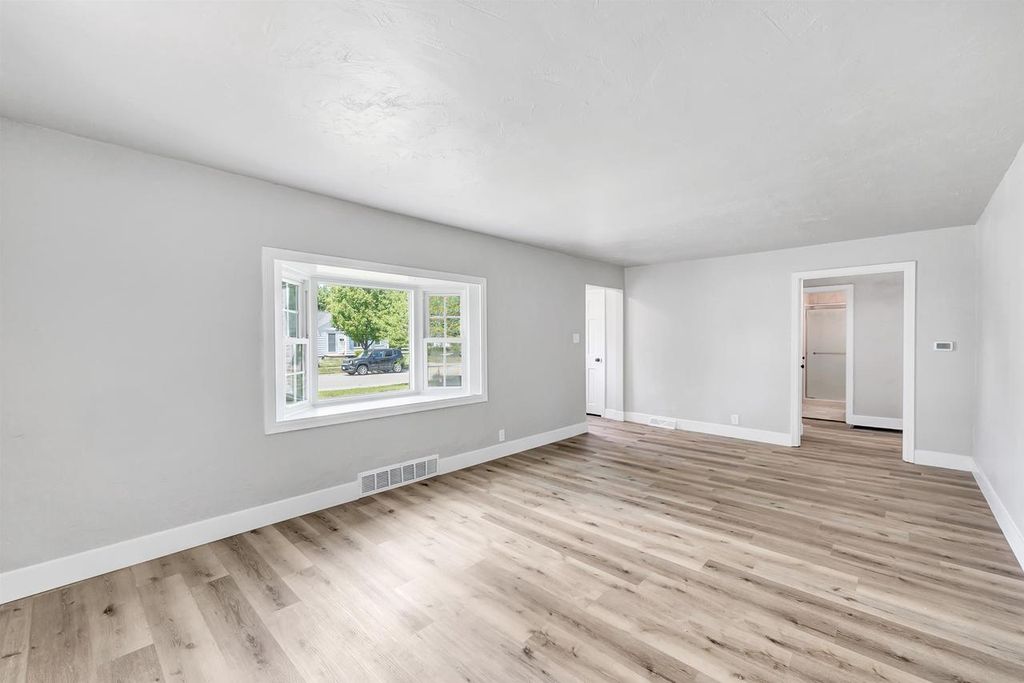 Photo of 912 Ethel AVENUE, Green Bay, WI 54303 (MLS # 50326453)
