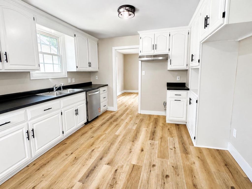 Photo of 912 Ethel AVENUE, Green Bay, WI 54303 (MLS # 50326453)