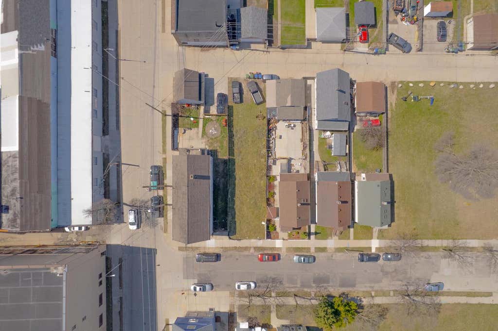 Photo of 2685 S 7th Street S STREET S, Milwaukee, WI 53215 (MLS # 1972922)