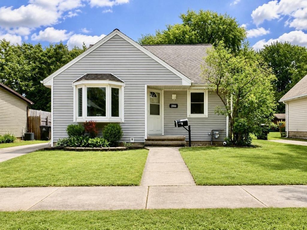 Photo of 1844 S Jefferson STREET, Appleton, WI 54915 (MLS # 50328683)