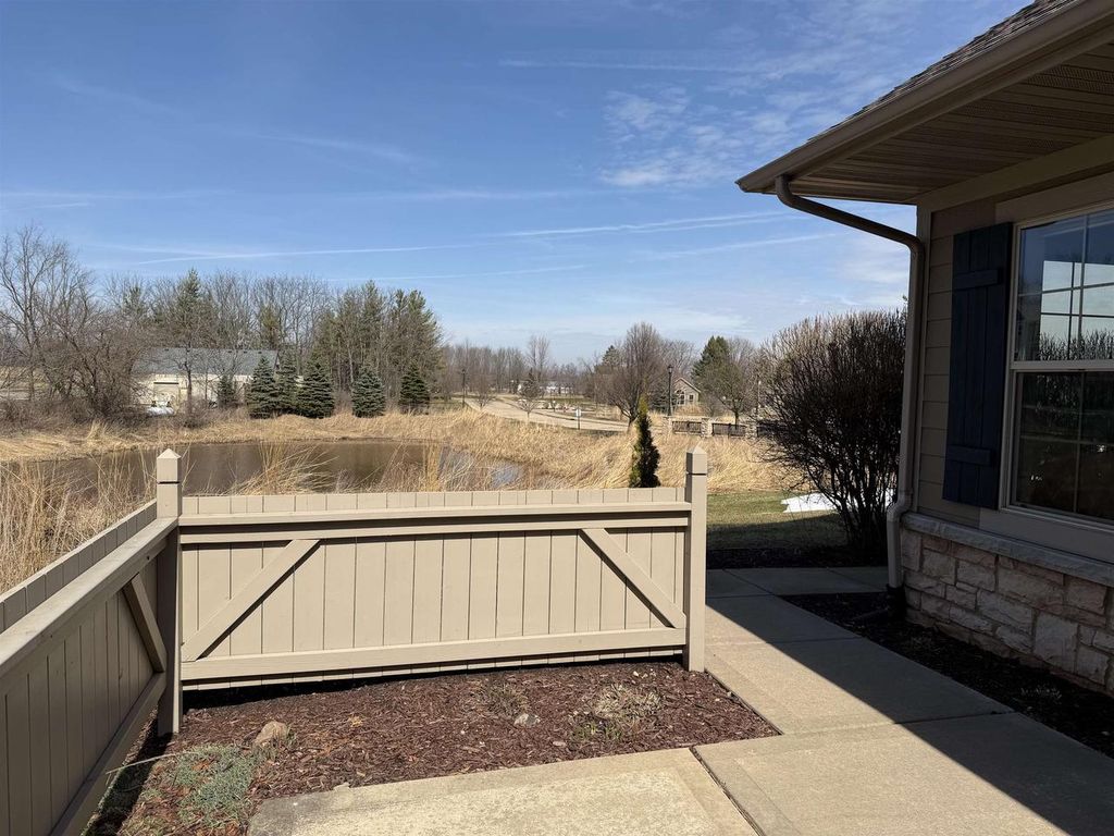 Photo of 57 Pond View WAY, Fitchburg, WI 53711 (MLS # 2021464)