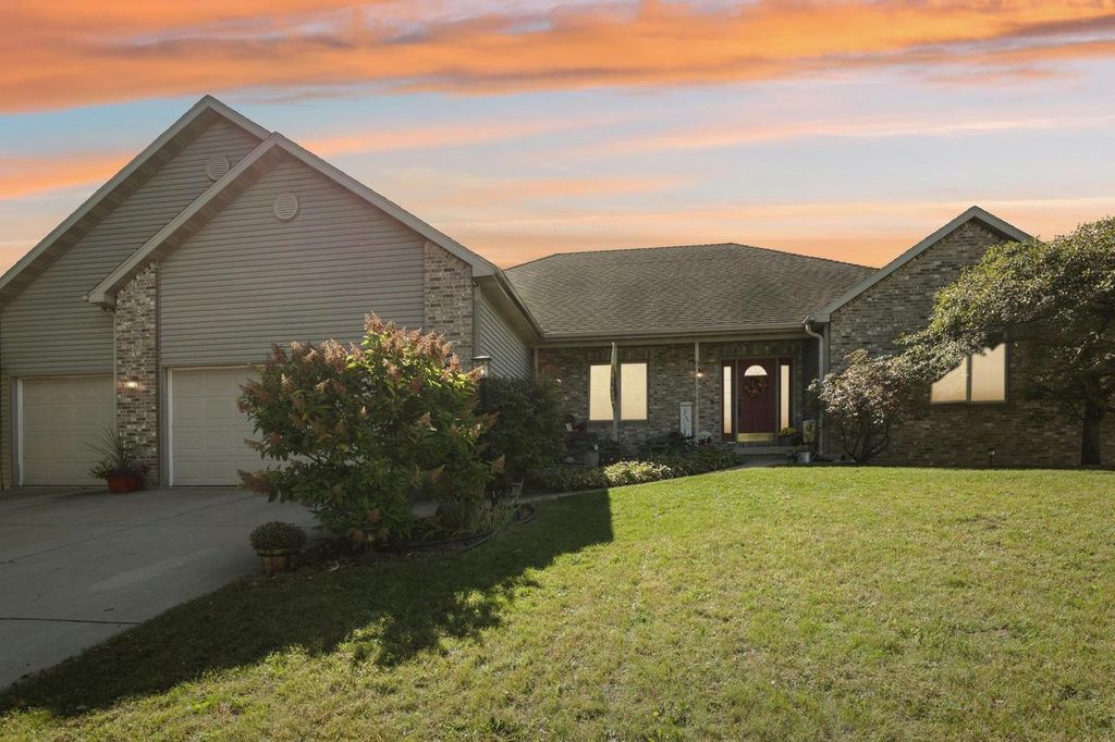 Photo of 3826 Country Grove DRIVE, Madison, WI 53719 (MLS # 2009107)